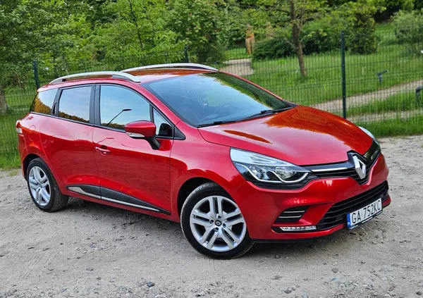 łódzkie Renault Clio cena 37700 przebieg: 137000, rok produkcji 2017 z Gdynia